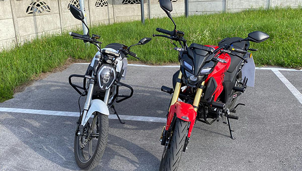 Super Soco/Junak 906